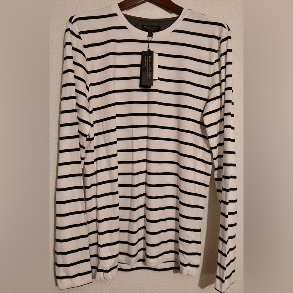Banana Republic shirt. Luxurious Cotton. Brand new! Was in storage.